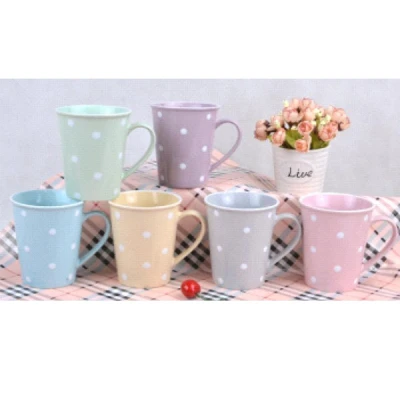 CH-KUBEK PORCELANOWY *KROPKI MIX* 360ML 5652