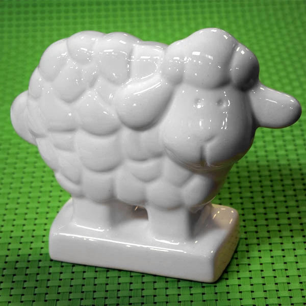 CER-BARANEK NA PODSTAWIE DUŻY *SZKLIWO ECRU* C-753SZ