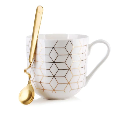 MON-KUBEK Z ŁYŻECZKĄ 550ML *LOLA* 7015