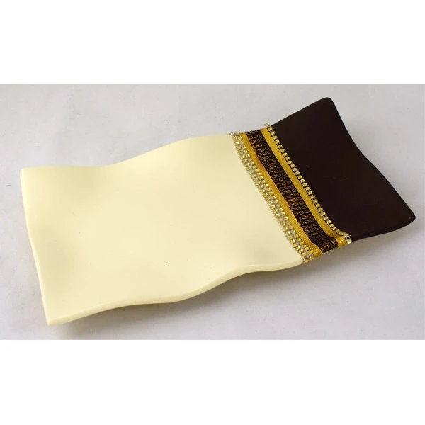 CER-PODSTAWKA FALOWANA PROSTOKĄT *DECOR PASEK 1/2 KREM* C-635P