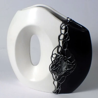 CERKAM-WAZON MAŁY PŁASKI Z OTWOREM *DECOR CZARNY* C-366DCZ