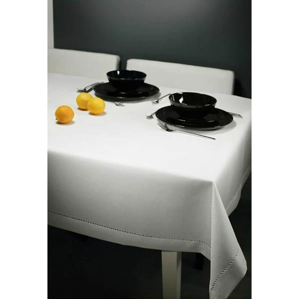 MESA-OBRUS 140*140 MEREŻKA BIAŁY 240