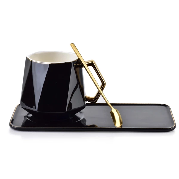 MON-FILIŻANKA ZE SPODKIEM 400ML CZARNA COLETTE 9758