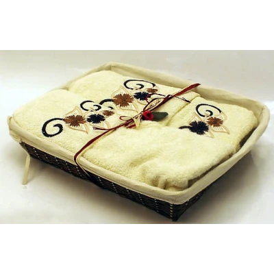 CO-KPL. 3 RĘCZNIKÓW W KOSZYKU JEDEKA